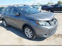 JN1BJ1CR8JW288907 2018 NISSAN ROGUE