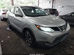 JN1BJ1CR8JW600174 2018 NISSAN ROGUE