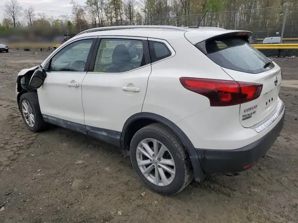 JN1BJ1CR9HW104858 2017 NISSAN ROGUE - Image 2