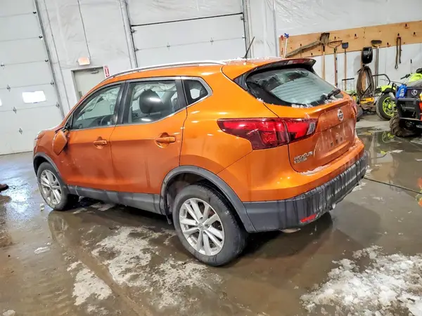 JN1BJ1CR9HW105489 2017 NISSAN ROGUE - Image 2