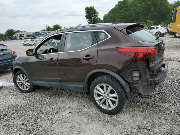 JN1BJ1CR9HW111969 2017 NISSAN ROGUE - Image 2