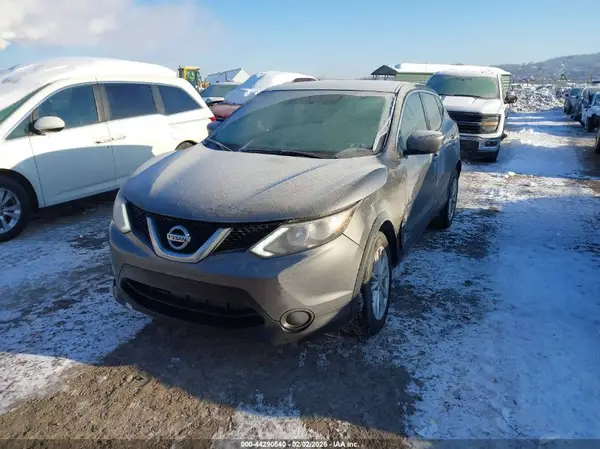 JN1BJ1CR9HW112443 2017 NISSAN ROGUE - Image 2