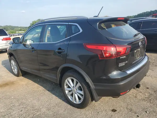 JN1BJ1CR9HW118906 2017 NISSAN ROGUE - Image 2