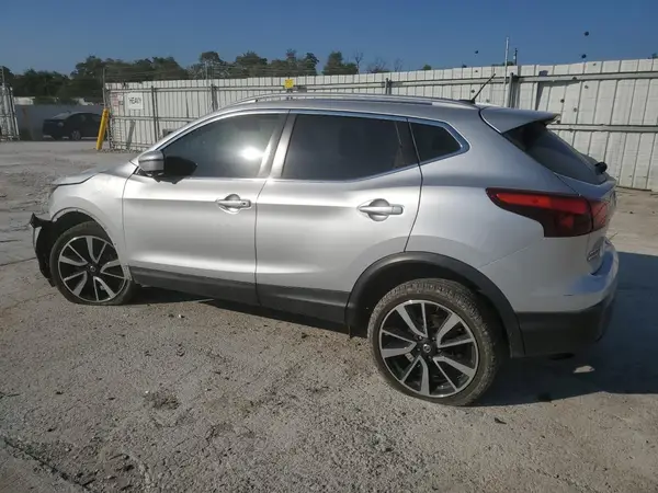 JN1BJ1CR9HW119182 2017 NISSAN ROGUE - Image 2