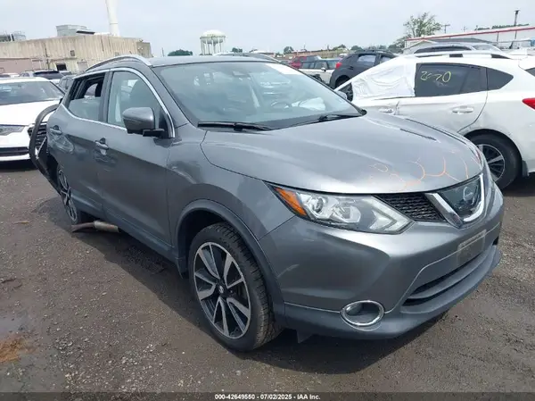JN1BJ1CR9HW122874 2017 NISSAN ROGUE - Image 1