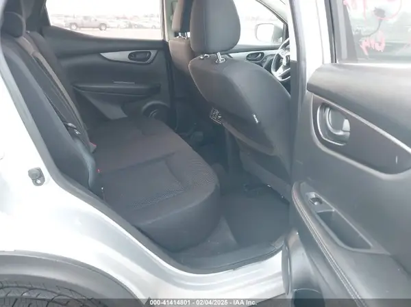 JN1BJ1CR9HW124690 2017 NISSAN ROGUE - Image 8