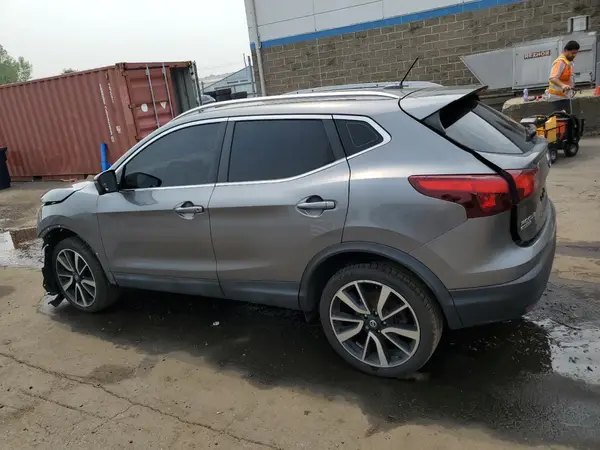 JN1BJ1CR9HW127590 2017 NISSAN ROGUE - Image 2