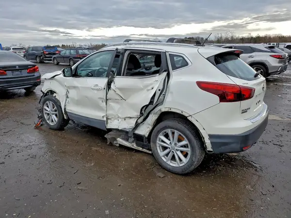 JN1BJ1CR9HW128075 2017 NISSAN ROGUE - Image 2