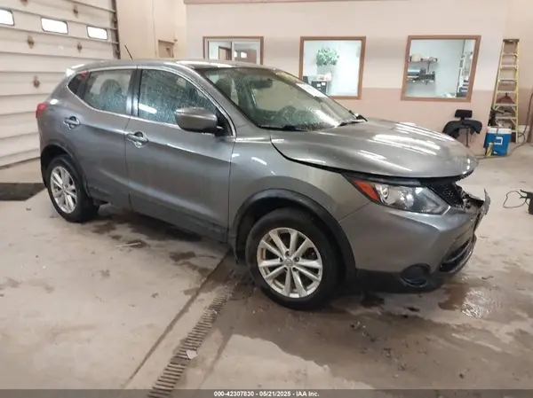 JN1BJ1CR9HW128710 2017 NISSAN ROGUE - Image 1