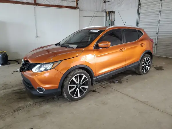 JN1BJ1CR9HW139383 2017 NISSAN ROGUE - Image 1