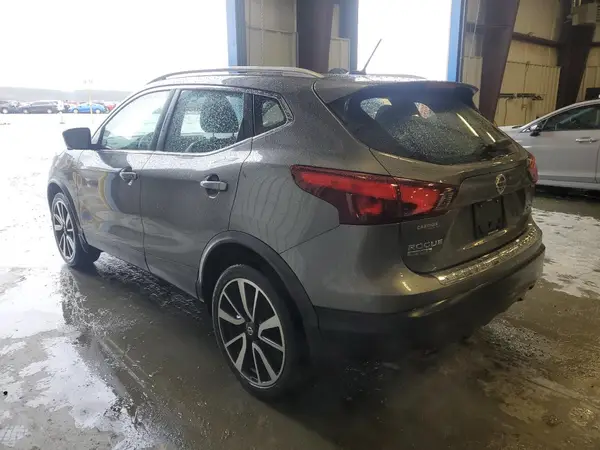 JN1BJ1CR9HW141490 2017 NISSAN ROGUE - Image 2