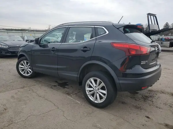 JN1BJ1CR9HW142896 2017 NISSAN ROGUE - Image 2