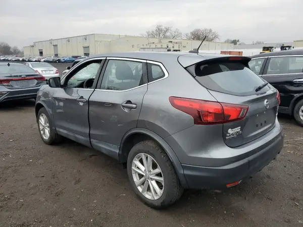 JN1BJ1CR9JW201712 2018 NISSAN ROGUE - Image 2
