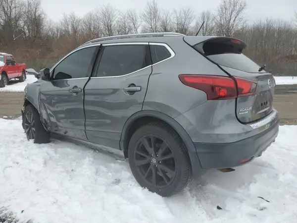 JN1BJ1CR9JW202245 2018 NISSAN ROGUE - Image 2