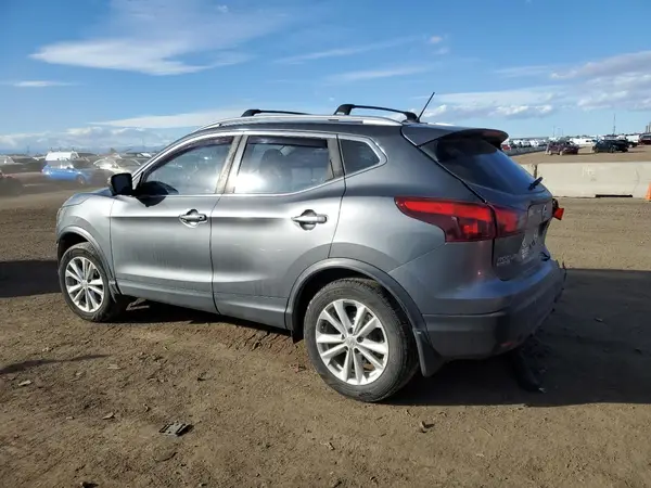 JN1BJ1CR9JW205176 2018 NISSAN ROGUE - Image 2