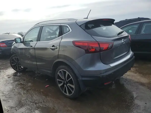 JN1BJ1CR9JW205727 2018 NISSAN ROGUE - Image 2