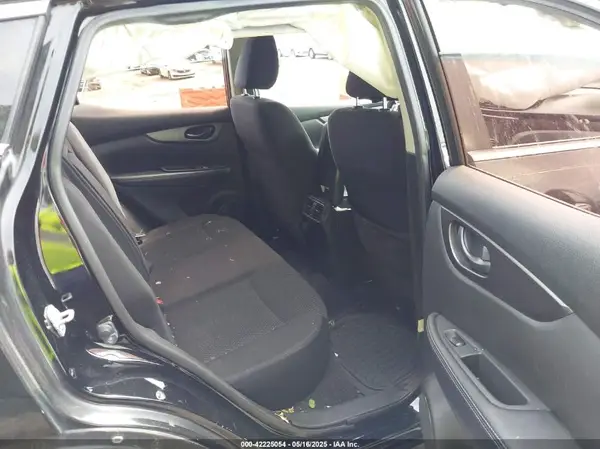 JN1BJ1CR9JW250375 2018 NISSAN ROGUE - Image 8