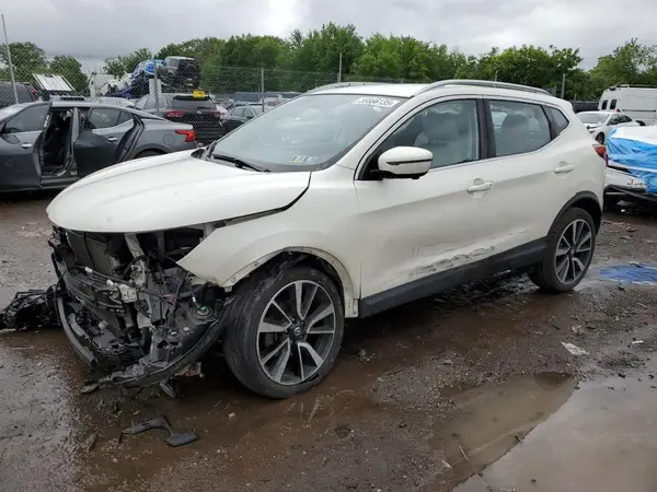 JN1BJ1CR9JW252143 2018 NISSAN ROGUE - Image 1