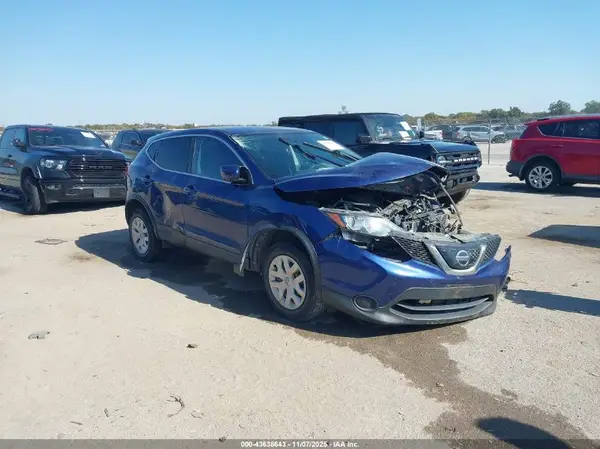 JN1BJ1CR9JW259268 2018 NISSAN ROGUE - Image 1