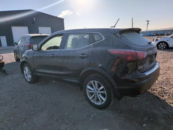 JN1BJ1CR9JW283974 2018 NISSAN ROGUE - Image 2