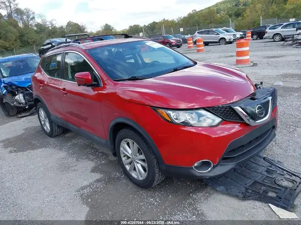 JN1BJ1CR9JW284543 2018 NISSAN ROGUE - Image 1