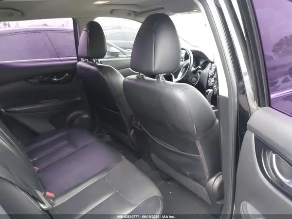 JN1BJ1CR9JW600460 2018 NISSAN ROGUE - Image 8