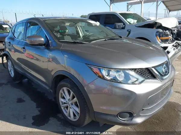 JN1BJ1CR9JW601141 2018 NISSAN ROGUE - Image 1