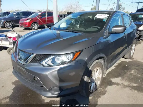 JN1BJ1CR9JW601141 2018 NISSAN ROGUE - Image 2