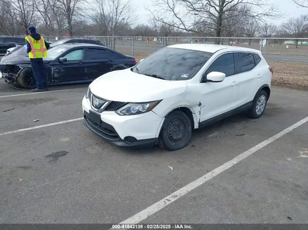 JN1BJ1CR9KW338201 2019 NISSAN ROGUE - Image 2