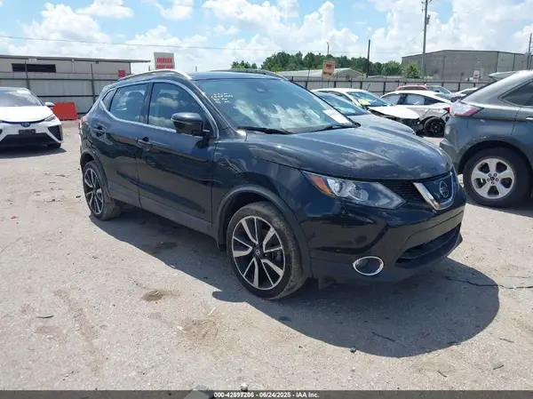 JN1BJ1CR9KW620385 2019 NISSAN ROGUE - Image 1