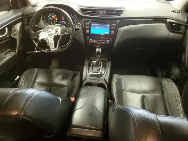 JN1BJ1CRXHW104321 2017 NISSAN ROGUE - Image 8