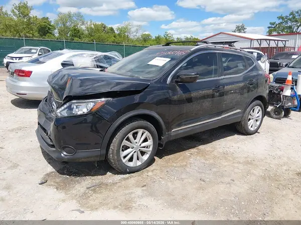JN1BJ1CRXHW122169 2017 NISSAN ROGUE - Image 2