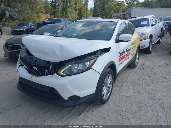 JN1BJ1CRXHW123726 2017 NISSAN ROGUE - Image 2