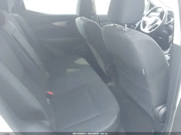 JN1BJ1CRXHW123726 2017 NISSAN ROGUE - Image 8