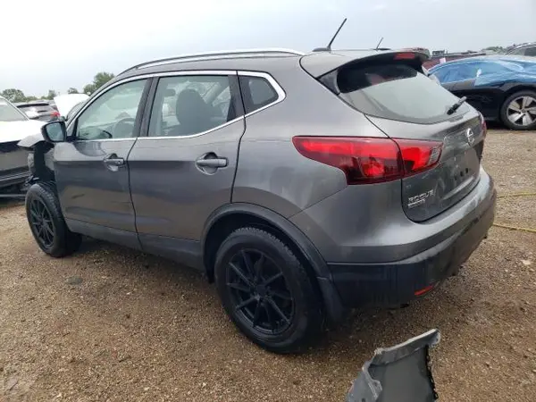 JN1BJ1CRXHW126755 2017 NISSAN ROGUE - Image 2