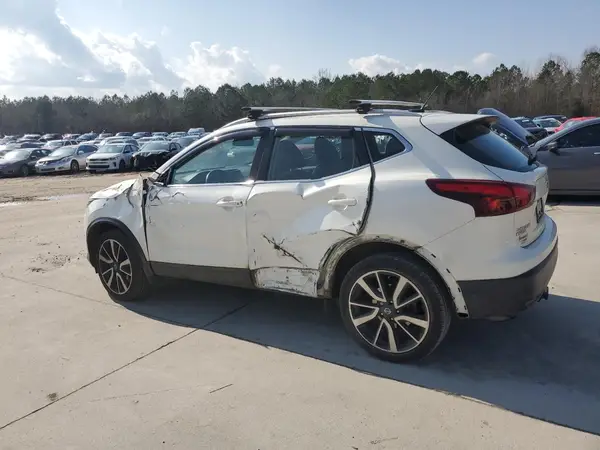 JN1BJ1CRXHW131776 2017 NISSAN ROGUE - Image 2