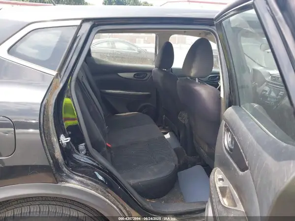 JN1BJ1CRXHW132717 2017 NISSAN ROGUE - Image 8