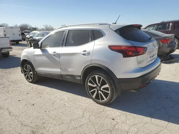 JN1BJ1CRXHW132720 2017 NISSAN ROGUE - Image 2