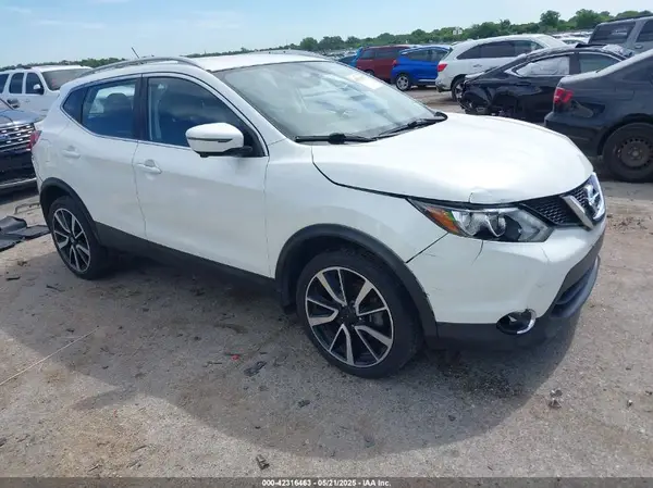 JN1BJ1CRXHW136301 2017 NISSAN ROGUE - Image 1