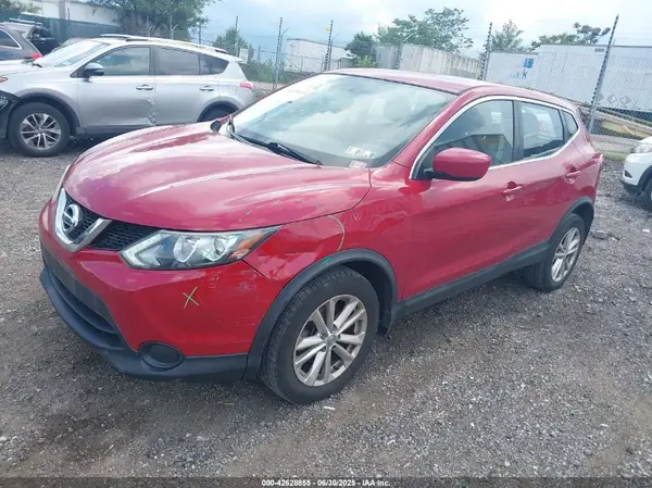 JN1BJ1CRXHW141983 2017 NISSAN ROGUE - Image 2