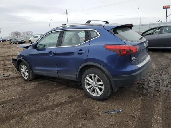 JN1BJ1CRXJW200147 2018 NISSAN ROGUE - Image 2