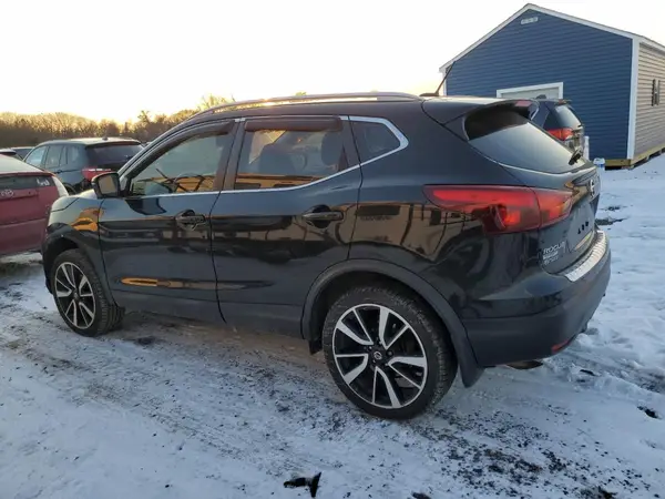 JN1BJ1CRXJW202187 2018 NISSAN ROGUE - Image 2