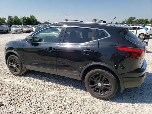 JN1BJ1CRXJW205607 2018 NISSAN ROGUE - Image 2