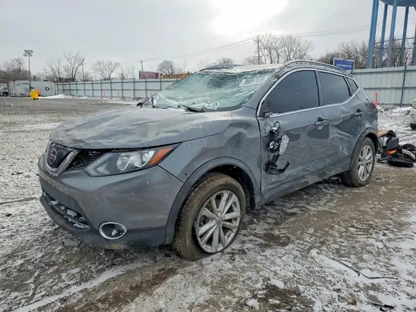 JN1BJ1CRXJW251812 2018 NISSAN ROGUE - Image 1