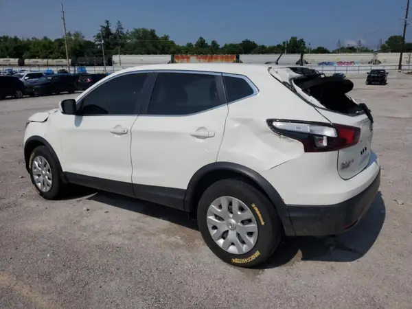 JN1BJ1CRXJW255827 2018 NISSAN ROGUE - Image 2
