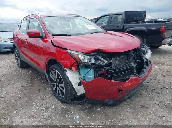 JN1BJ1CRXJW266407 2018 NISSAN ROGUE - Image 1