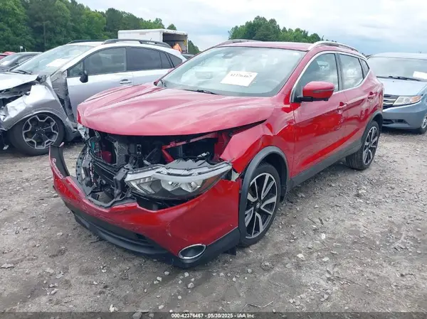 JN1BJ1CRXJW266407 2018 NISSAN ROGUE - Image 2