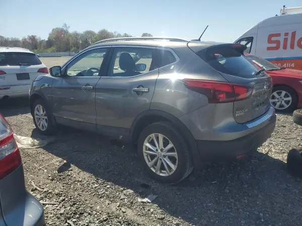 JN1BJ1CRXJW266651 2018 NISSAN ROGUE - Image 2