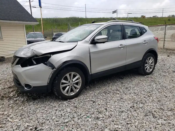JN1BJ1CRXJW267797 2018 NISSAN ROGUE - Image 1