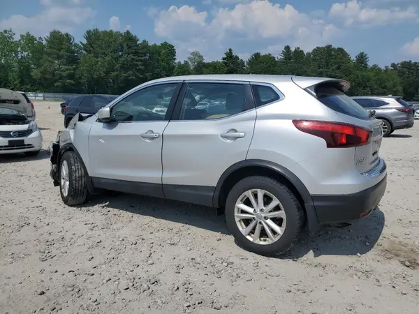 JN1BJ1CRXJW268108 2018 NISSAN ROGUE - Image 2